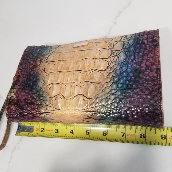 SOLD! NWT! Brahmin Daisy Clutch Wristlet Reptilian Ombre Melbourne Leather - Picture 9 of 11
